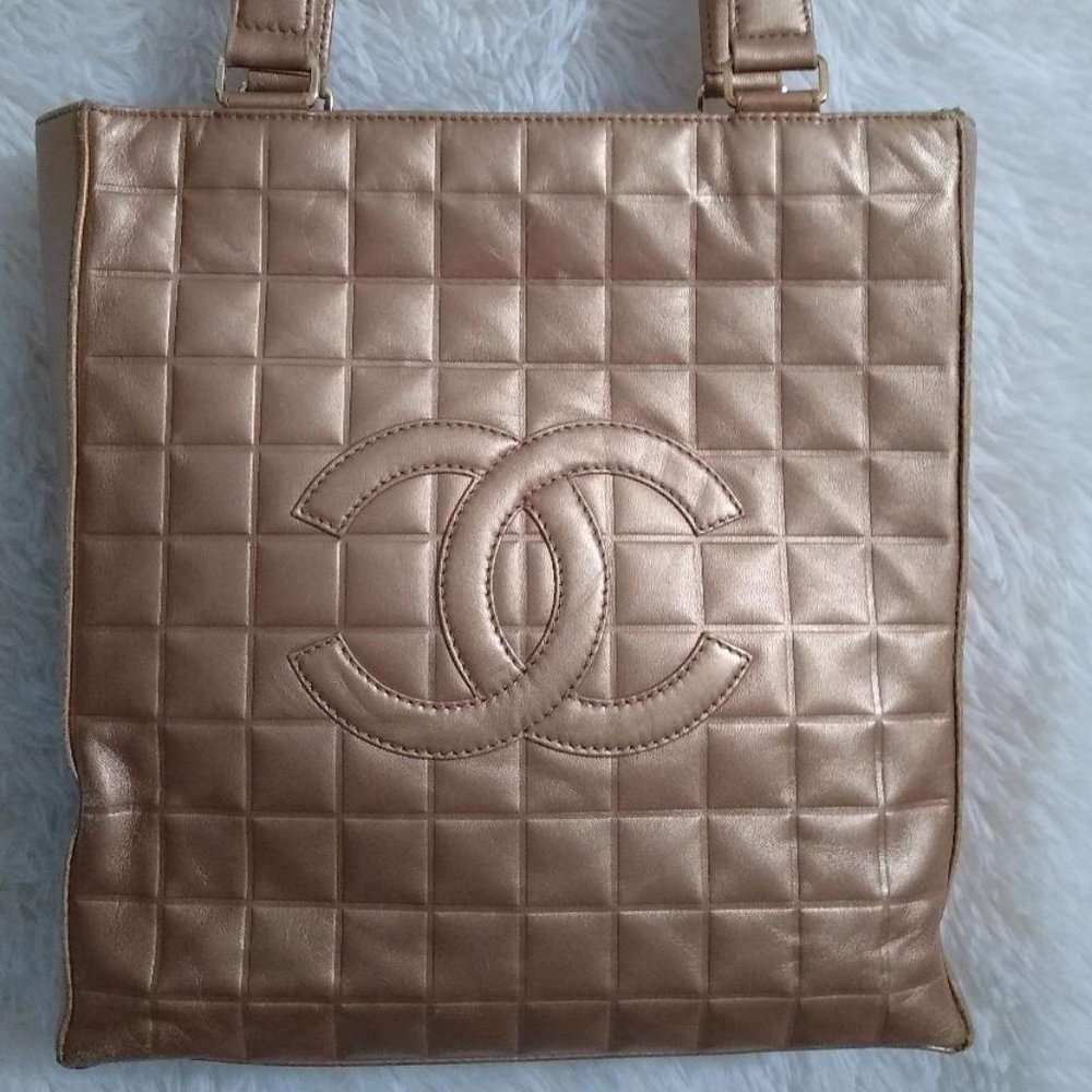 CHANEL Gold Chocolate Bar Tote Bag - Picture 2 of 13